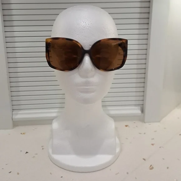 NWT Burberry sunglasses - Picture 1 of 9